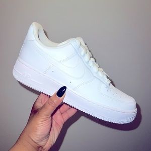All White Nike WMNS Air Force 1 ‘07